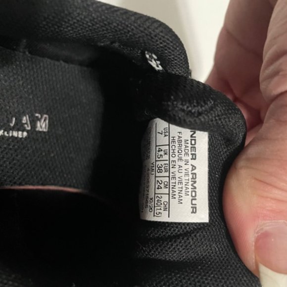 Under Armour UA Charged Escape 3 Evo Running Shoes - Picture 3 of 6